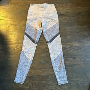 Alo Yoga Alosoft color block leggings size small.